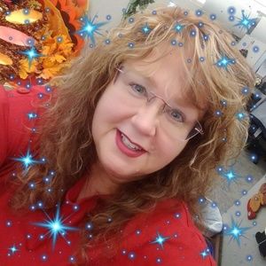 Meet your Posher, Leslie